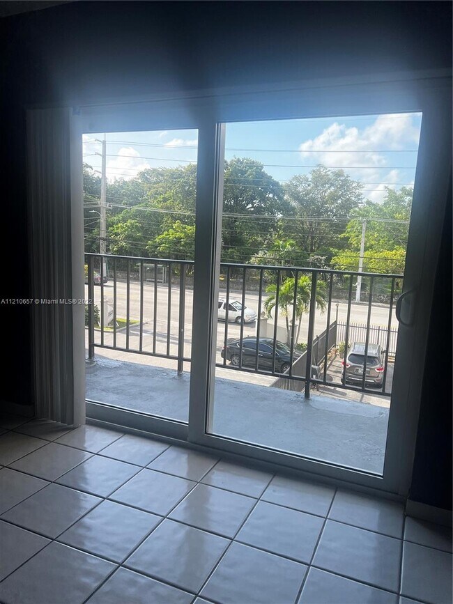 Foto del edificio - 5501 NW 7th St