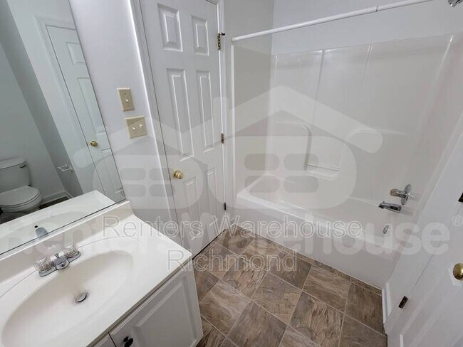 Building Photo - 10374 Tarleton Dr