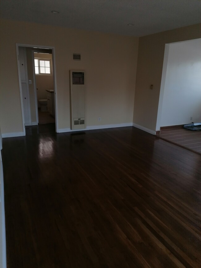 Building Photo - 3826 Huron Ave