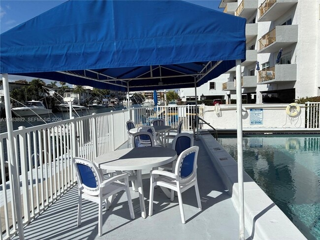 Building Photo - 3770 NE 171 St