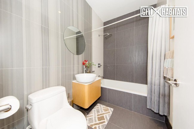 Building Photo - 687 Driggs Ave