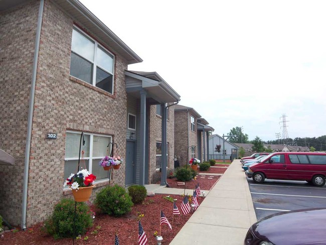 Building Photo - Canterbury House Apartments - Monticello