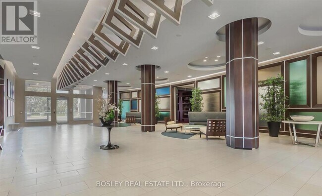 Photo du bâtiment - 5793 Yonge St