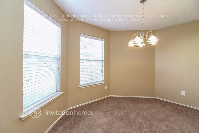 Foto del edificio - 5210 Wyndham Ct