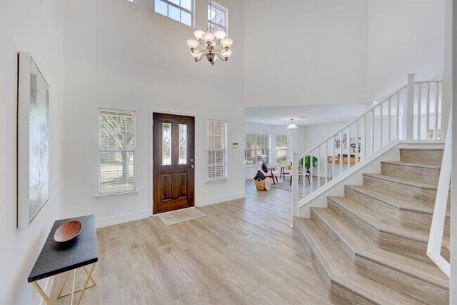 Building Photo - 1201 Statler Bend Dr