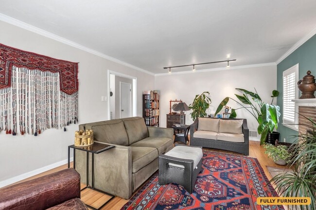 Building Photo - 453 Dimm St