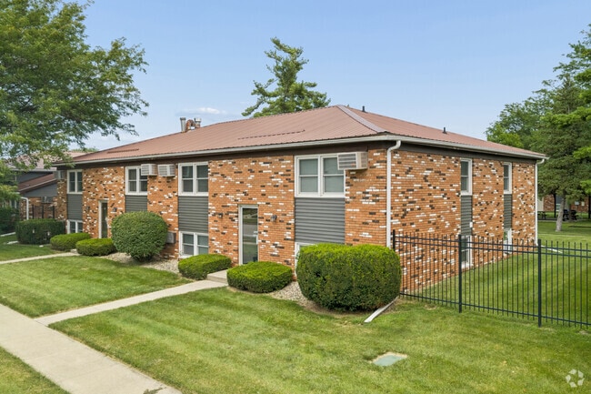 Building Photo - Broadmoor Park Apartments