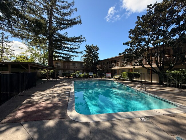 Building Photo - 2044 Mendocino Ave