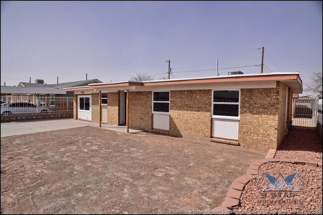 Foto del edificio - 9004 Acatlan Ln