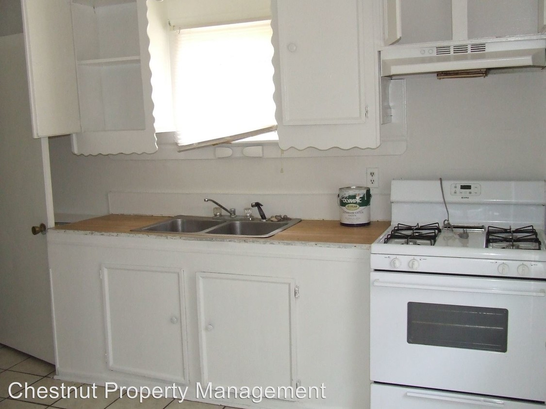Building Photo - 114 S 13th St