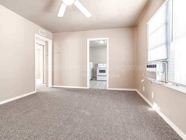 Foto del edificio - 4001 N Rockwell Ave