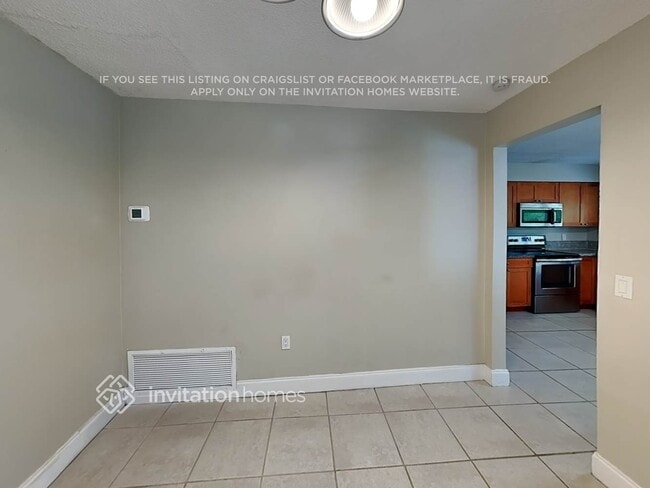 Building Photo - 10611 NW 29th Ct