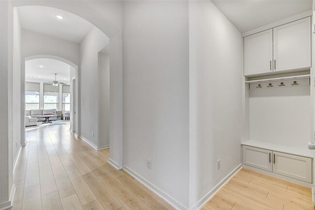 Foto del edificio - 27222 Lombard Wood Dr