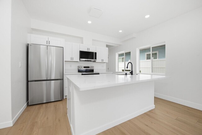 Building Photo - Brand new!