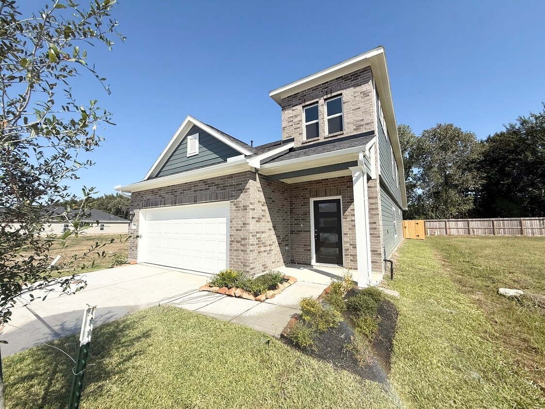 Primary Photo - 15455 Foresail Ln