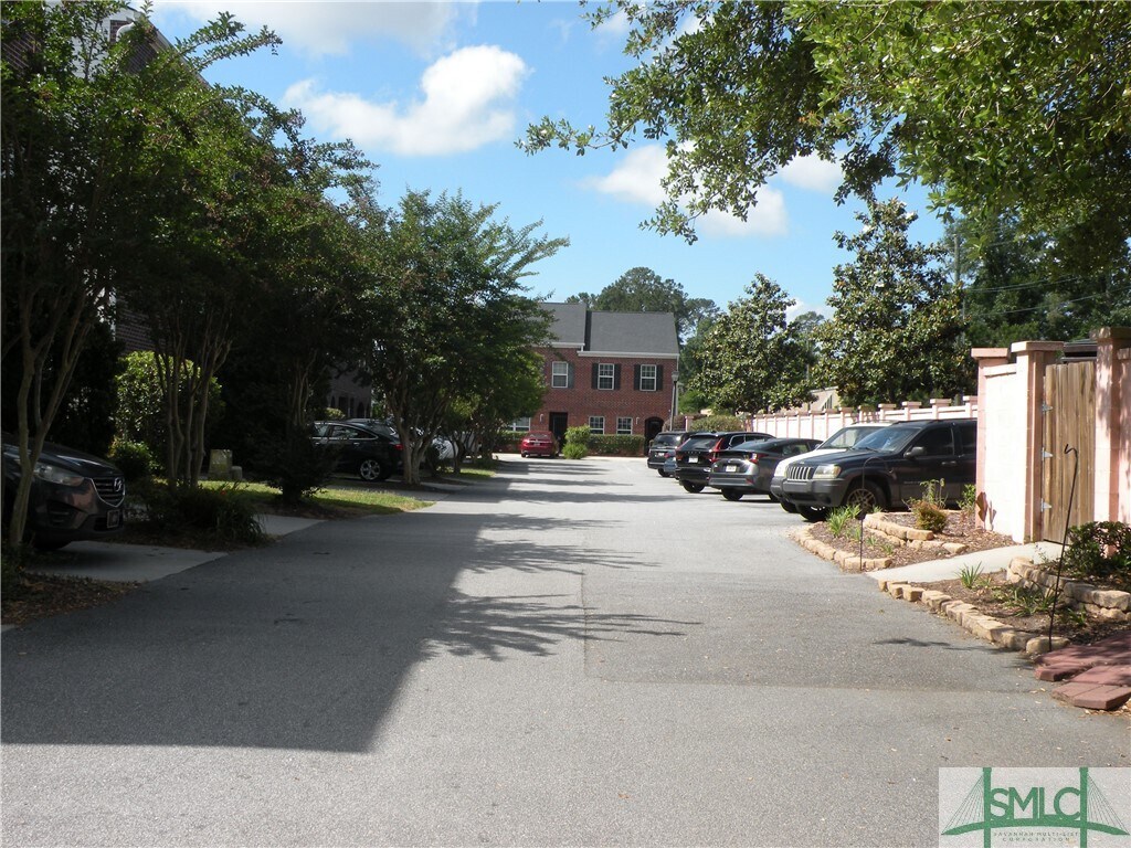 Building Photo - 204 Station Trl