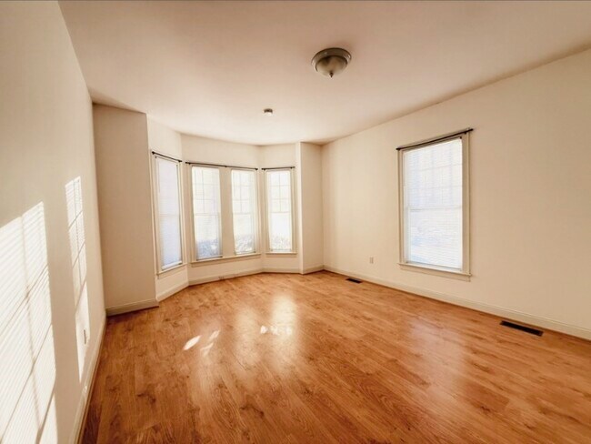 Foto del edificio - 31 Elmwood St