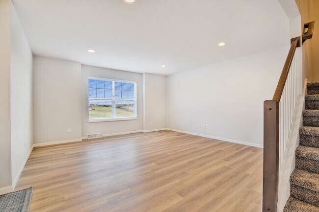 Foto del edificio - 671 Hillcrest Dr