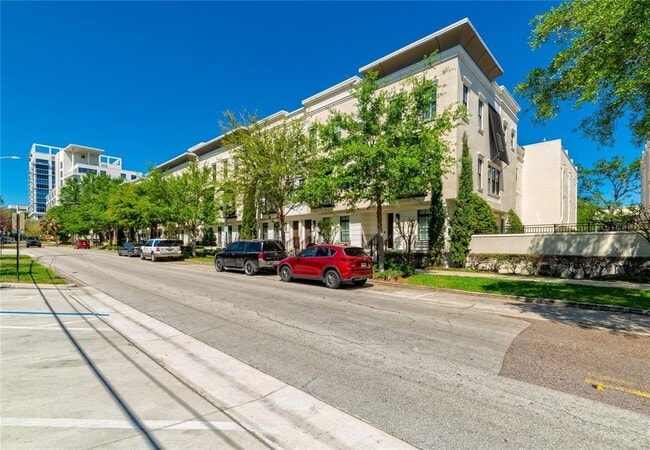 Foto del edificio - 653 E Jackson St