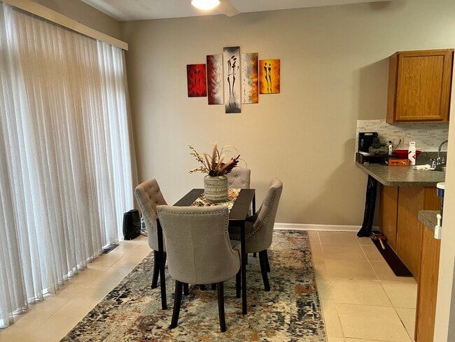 Dining - 1738 Windward Ave