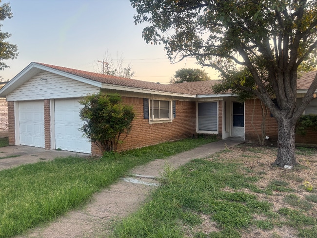 Building Photo - 513 Carlyle Dr
