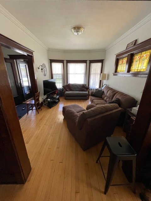 Living Room - 1513 N Astor St