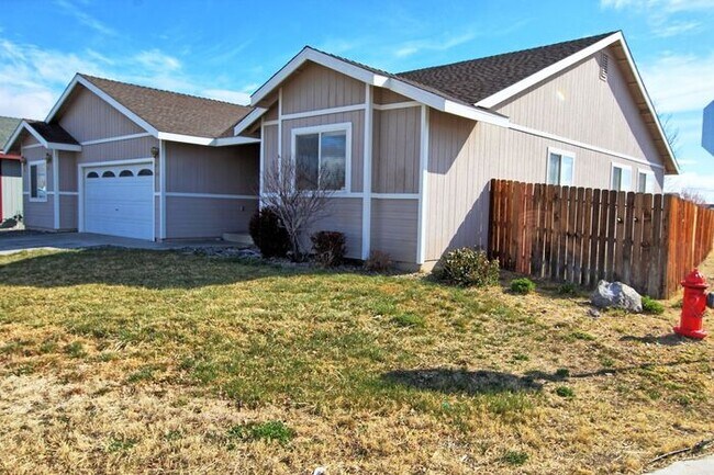 Building Photo - 940 Jessica Ln
