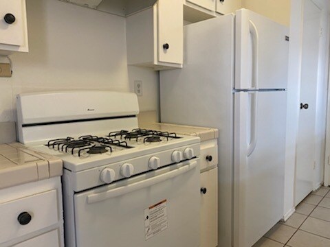 Gama de gas en la cocina - 3717 Cardiff Ave