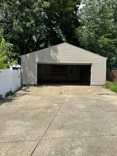 Building Photo - 889 Battles Ave