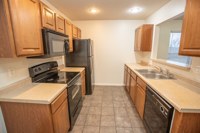 Building Photo - 951 Ashley Dr