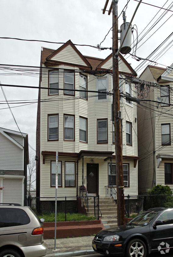 Building Photo - 86 Fulton Ave