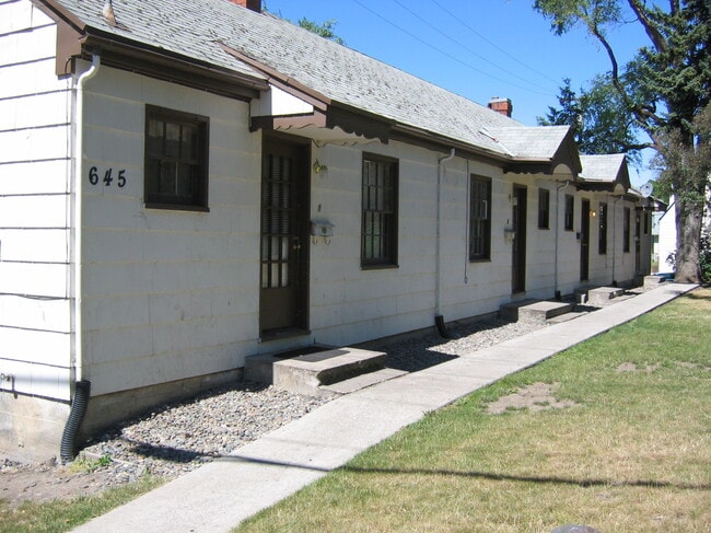 645 NE Campus ST - Bg2 - Slocum Apartments