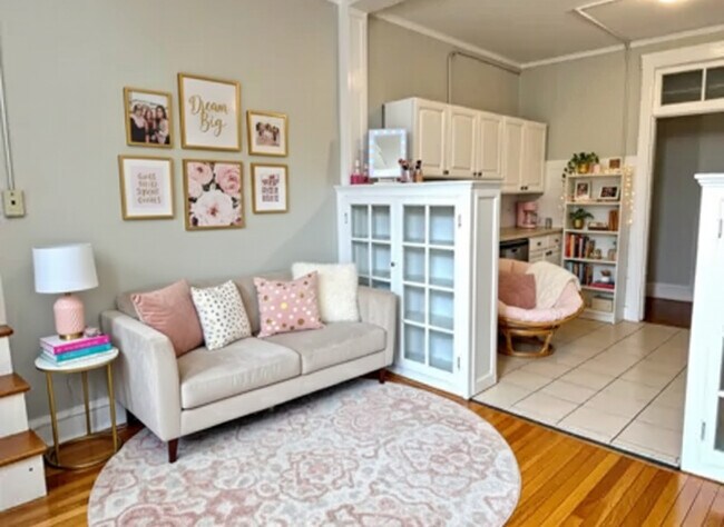 Building Photo - 330 St Paul St