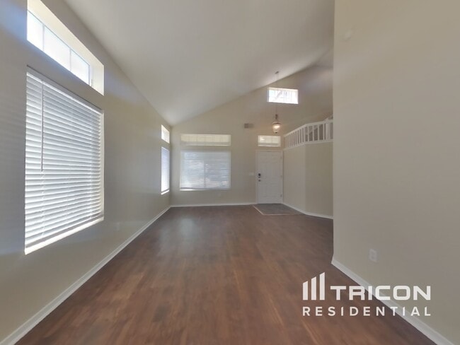 Building Photo - 718 Anderson Way