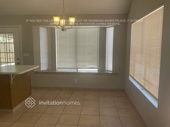 Building Photo - 2142 W Monona Dr