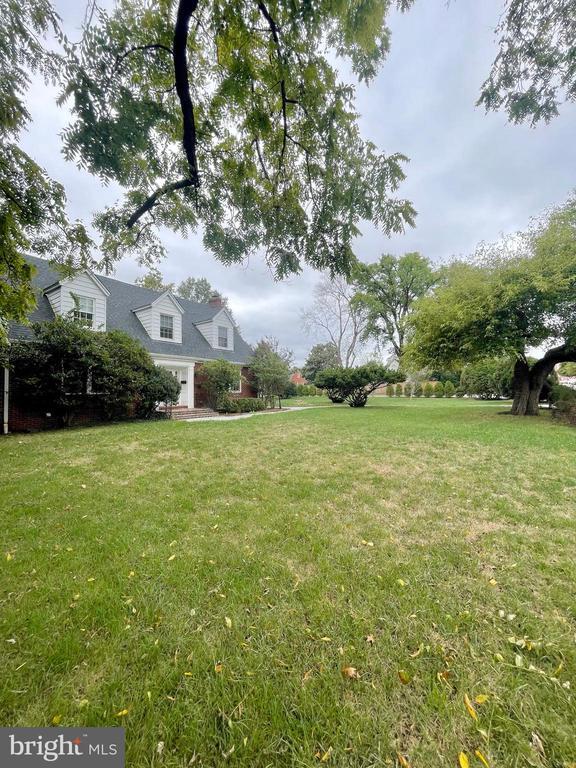 Foto del edificio - 9309 Main St