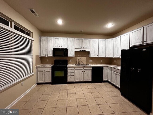 Foto del edificio - 212 Bowling Green Cir