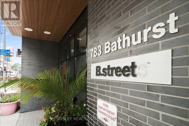 Building Photo - 783 Bathurst St