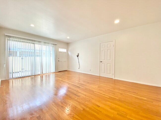 Foto del edificio - 1320 S Ridgeley Dr
