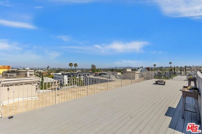 Foto del edificio - 1450 S Beverly Dr