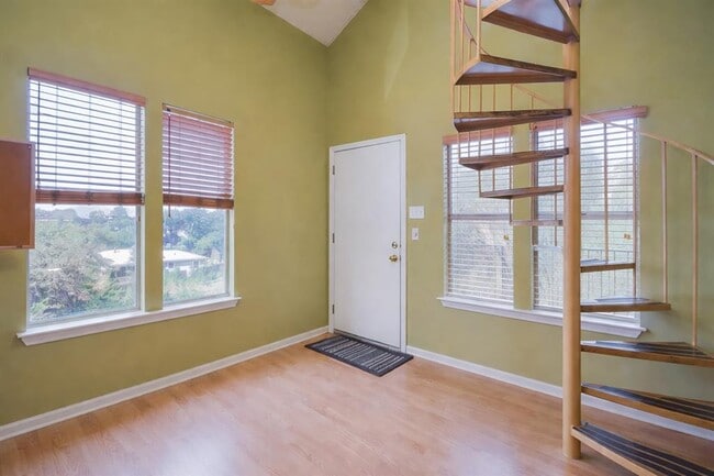 Building Photo - 3115 Tom Green St