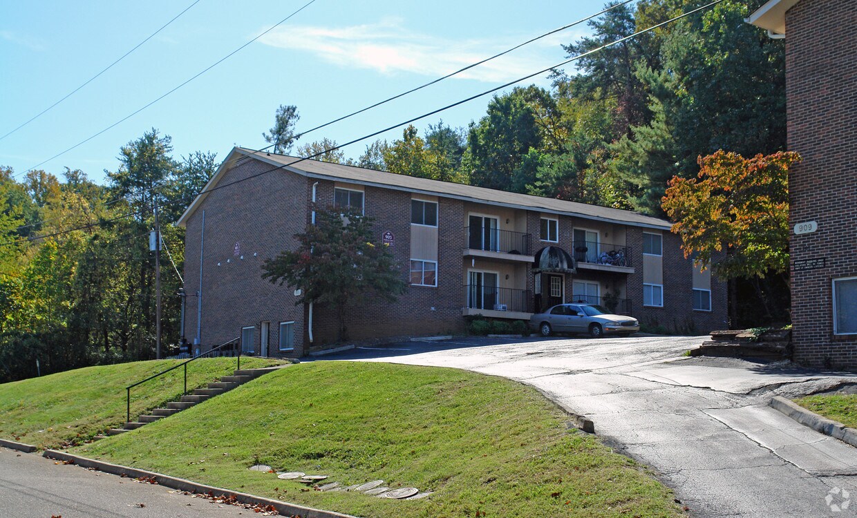 905 Teaberry Ln, Knoxville, TN 37919 Apartments in Knoxville, TN