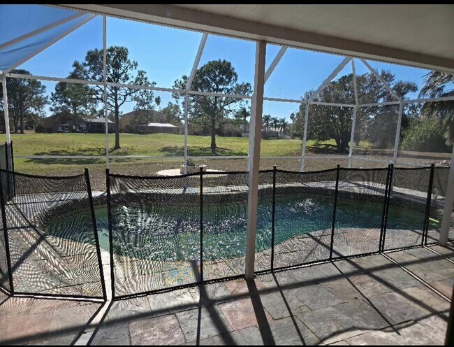 Foto del edificio - 12935 Carlington Ln