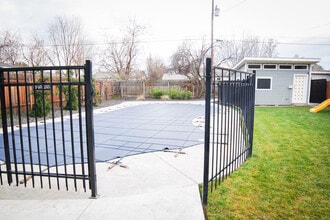 Building Photo - 4811 W Rose Hl St