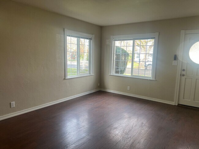 Foto del edificio - Affordable, Adorable Medford Home!!