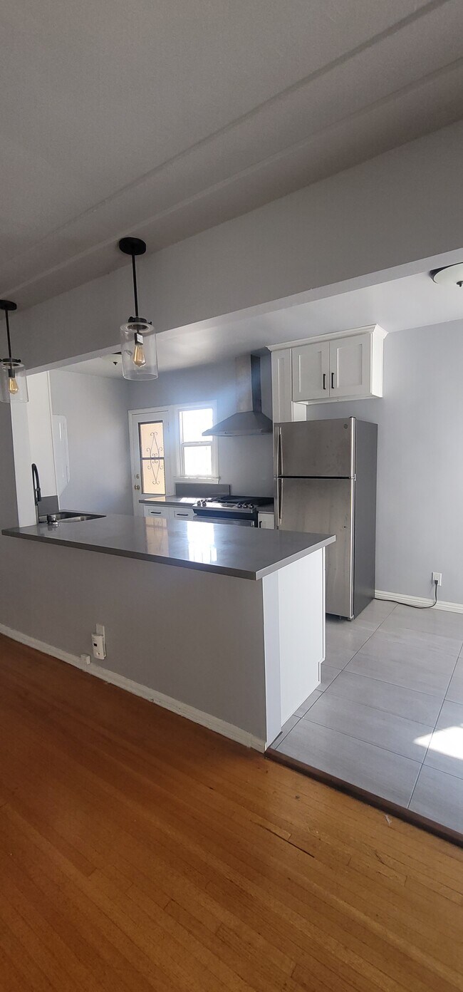 317 N Stanley Ave Unit 317, Los Angeles, CA 90036 Apartments in Los