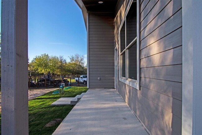 Building Photo - 151 Kawainui Ln