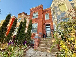 Building Photo - 127 Adams St NW