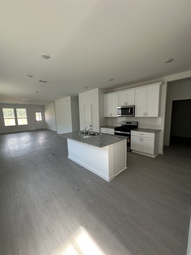 Building Photo - 24657 Monarch Forest Dr