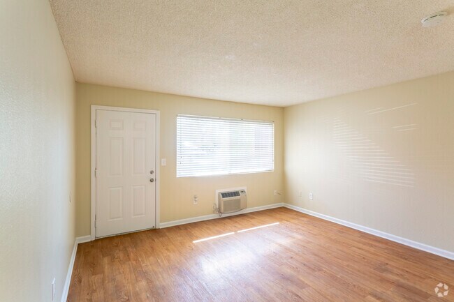 1HAB, 1BA - 650 ft² - Maple View Apartment